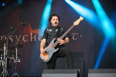 Psychonaut, groupe belge de Post-Metal, en pleine prestation au Hellfest 2026 à Clisson.