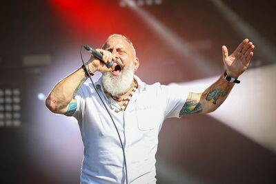 Le groupe Shelter sur la scène Warzone du Hellfest 2026, jeudi 18 juin.