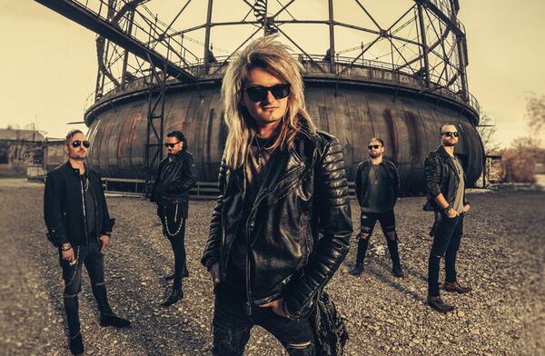 KISSIN' DYNAMITE dévoilent leur nouvelle chanson intitulé "My Monster"