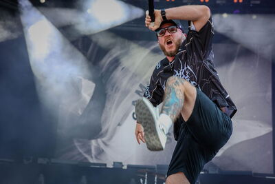 We Came As Romans en concert au Hellfest 2026 à Clisson.