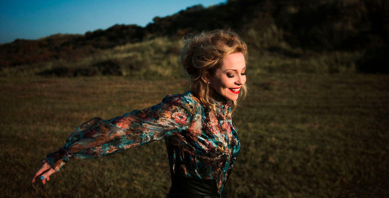 [ANNEKE VAN GIERSBERGEN] Nouveau clip !