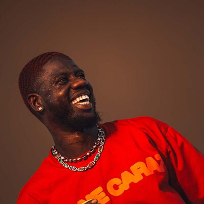 Franglish qui chante pendant le Delta Festival