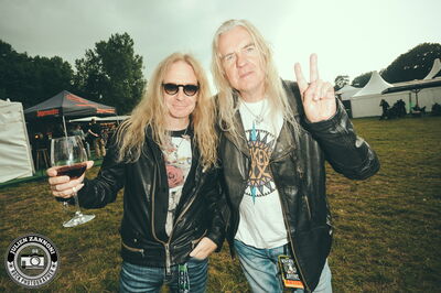 Portrait du groupe Saxon en backstage au Wacken Open Air en 2016.
