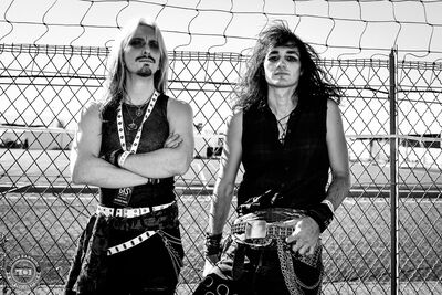 Photo backstage du groupe CHEY'N'SHINERS au festival Guitare en Scène