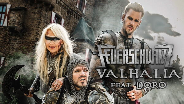 Image promotionnelle du groupe Feuerschwanz pour la sortie du titre "Valhalla" en 2025, avec la chanteuse Doro en tenue guerrière devant un décor médiéval.